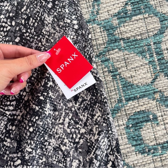 Spanx Faux Leather Snake Shine Leggings - Picture 8 of 15